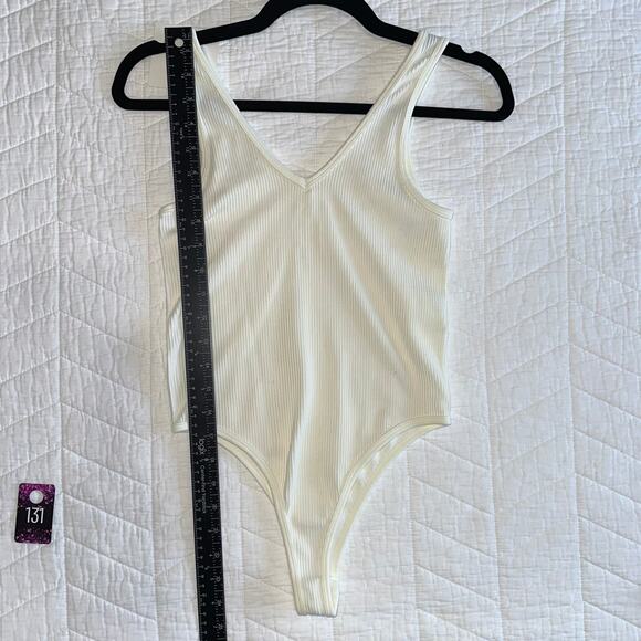 NWT Gypsy and Jade Cream Ribbed V-Neck Stretch Tank Bodysuit – Size S/M - Picture 9 of 9